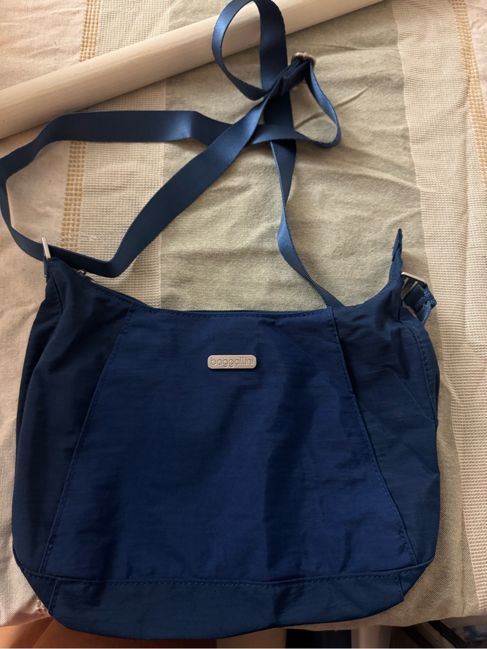 Baggallini Navy Blue Lightweight Crossbody Shoulder Bag